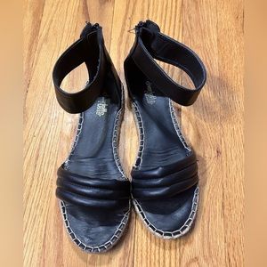 Very cute Charlotte Russe Sandals Size 8